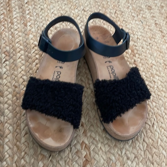 Birkenstock/Papillio Shearling Sandals, Black,Size 40. Worn 3X. - Picture 3 of 8